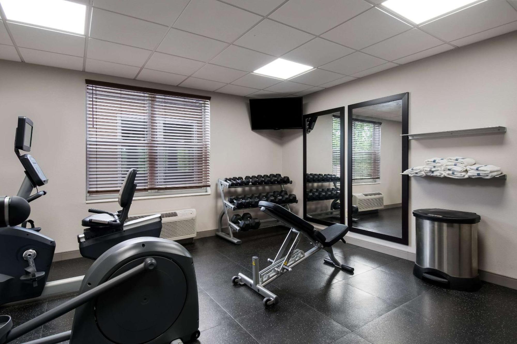 Country Inn & Suites By Radisson, Harrisburg Northeast - Hershey ภายนอก รูปภาพ