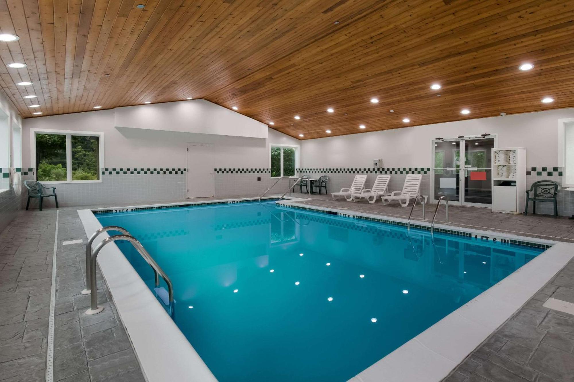 Country Inn & Suites By Radisson, Harrisburg Northeast - Hershey ภายนอก รูปภาพ