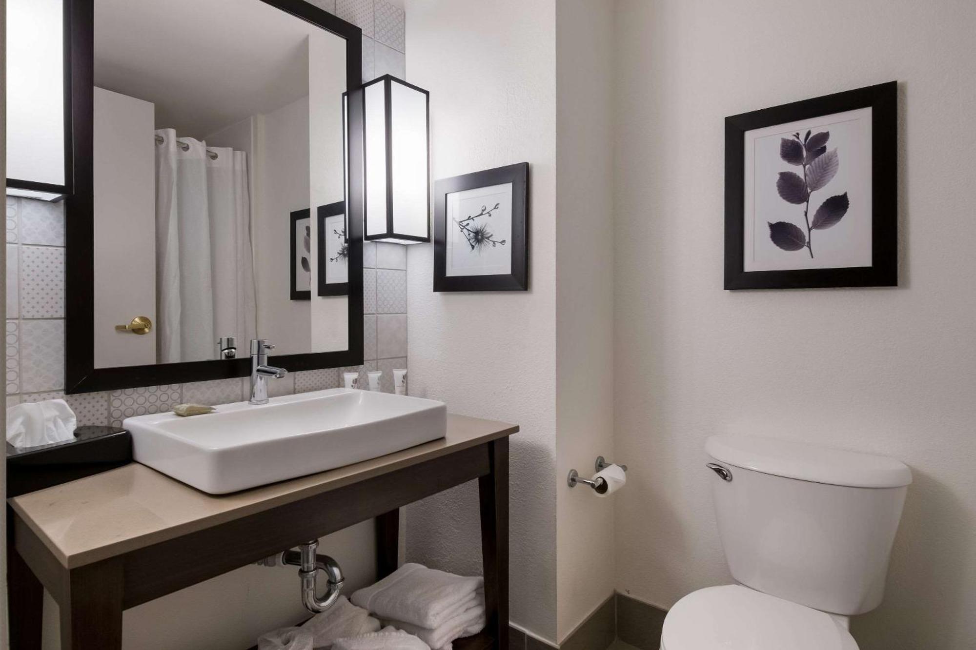 Country Inn & Suites By Radisson, Harrisburg Northeast - Hershey ภายนอก รูปภาพ